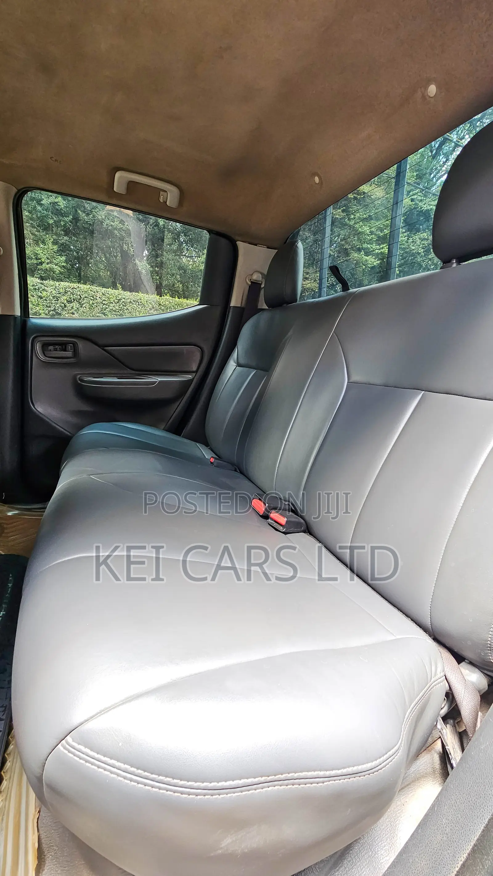 Mitsubishi L200 Double Cab 2.4 181hp 4WD 2015 Gray