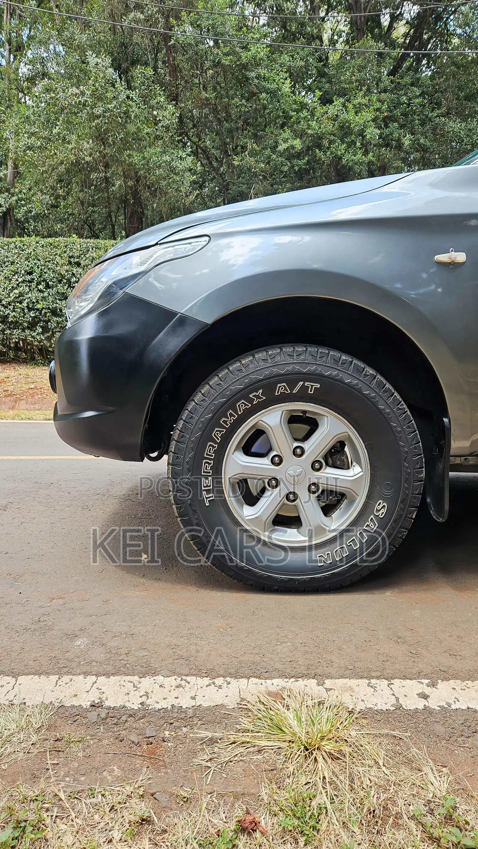 Mitsubishi L200 Double Cab 2.4 181hp 4WD 2015 Gray