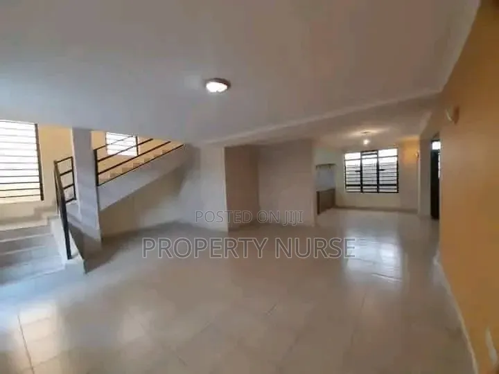 4bdrm Mansion in Gateway Mall Area for rent