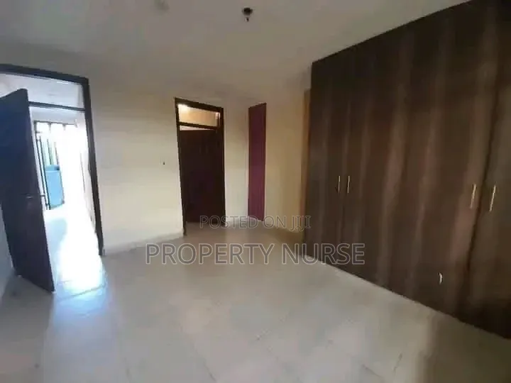 4bdrm Mansion in Gateway Mall Area for rent