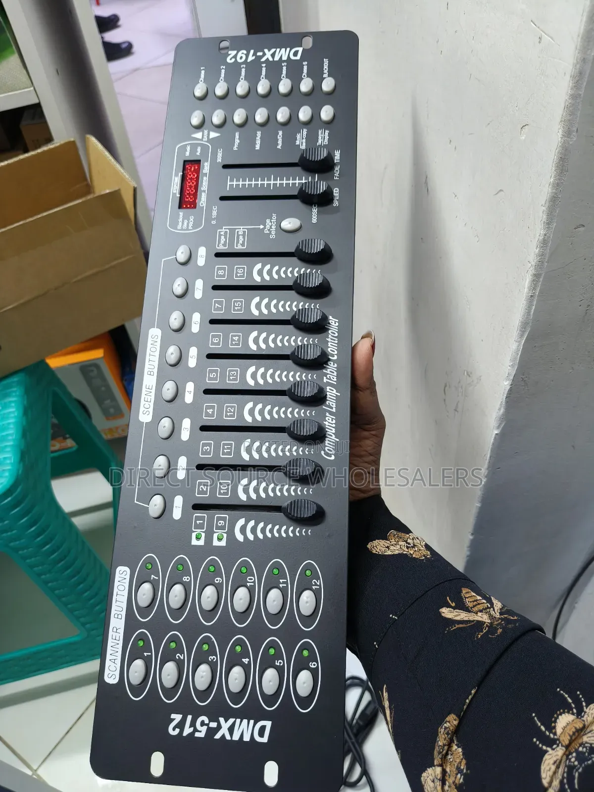 DMX 512 Lighting Console – 192 Channels
