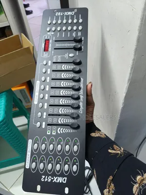 DMX 512 Lighting Console – 192 Channels