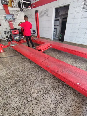 Measures Camber Castor and Tome Wheel Alignment S-M5 Machine Sunshine