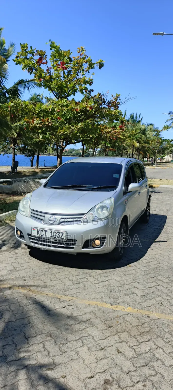 Nissan Note 2011 Silver