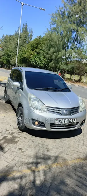 Nissan Note 2011 Silver