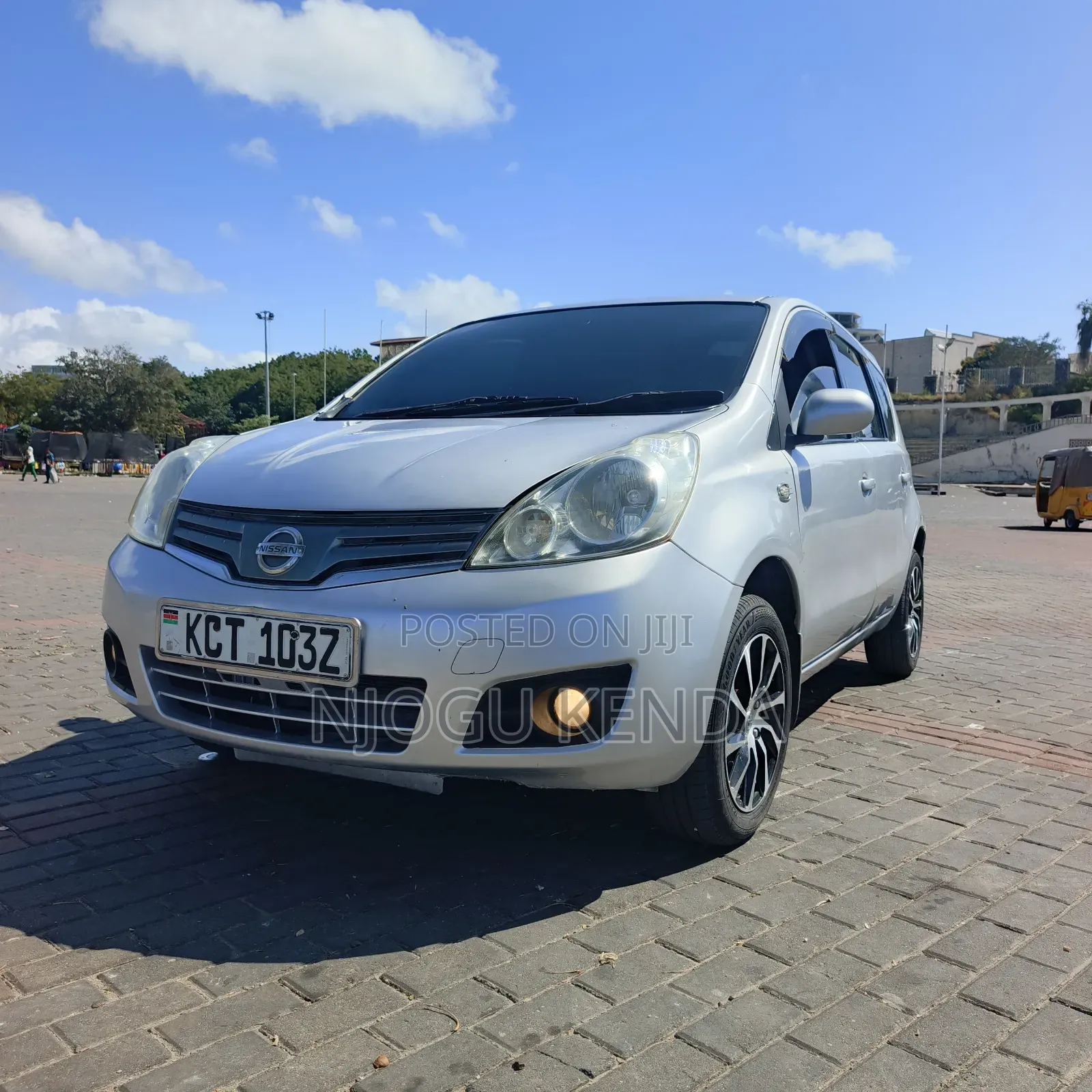 Nissan Note 2011 Silver