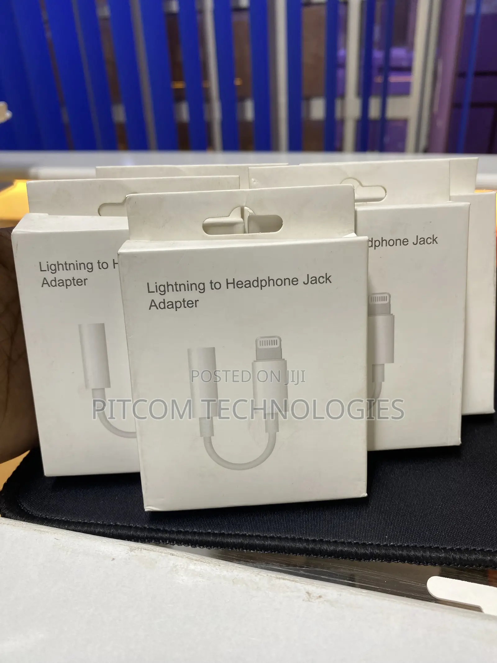 Lighting to Headphones Jack Adapter