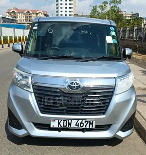 Toyota Roomy 2020 Silver