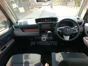 Toyota Roomy 2020 Silver