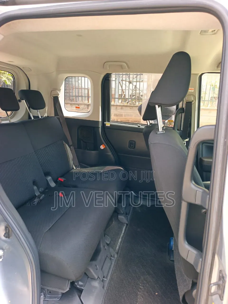 Toyota Roomy 2020 Silver