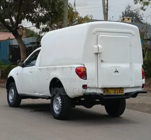 Mitsubishi L200 2009 White