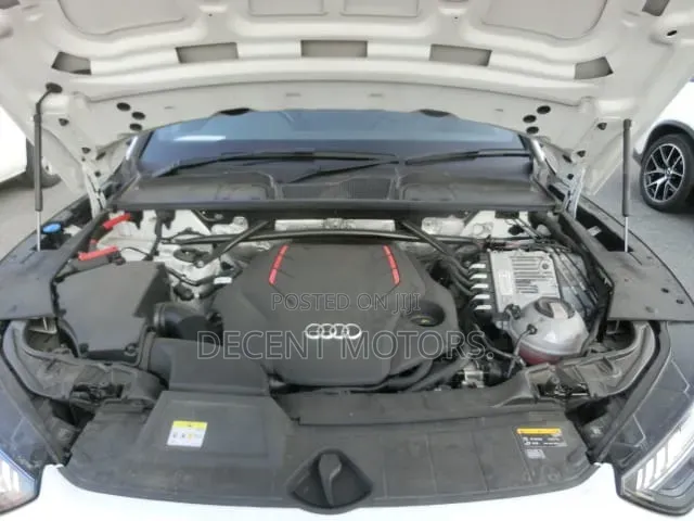 Audi SQ5 2022 White