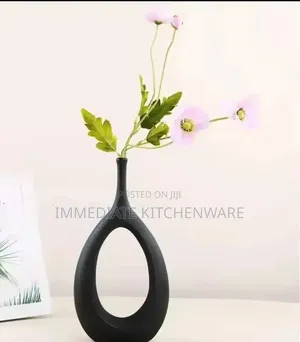 Nordic Doughnut Vase