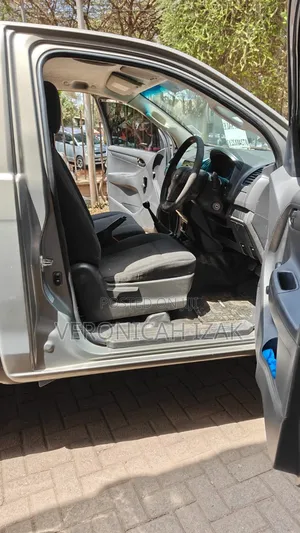 Isuzu D-MAX 2021 Brown