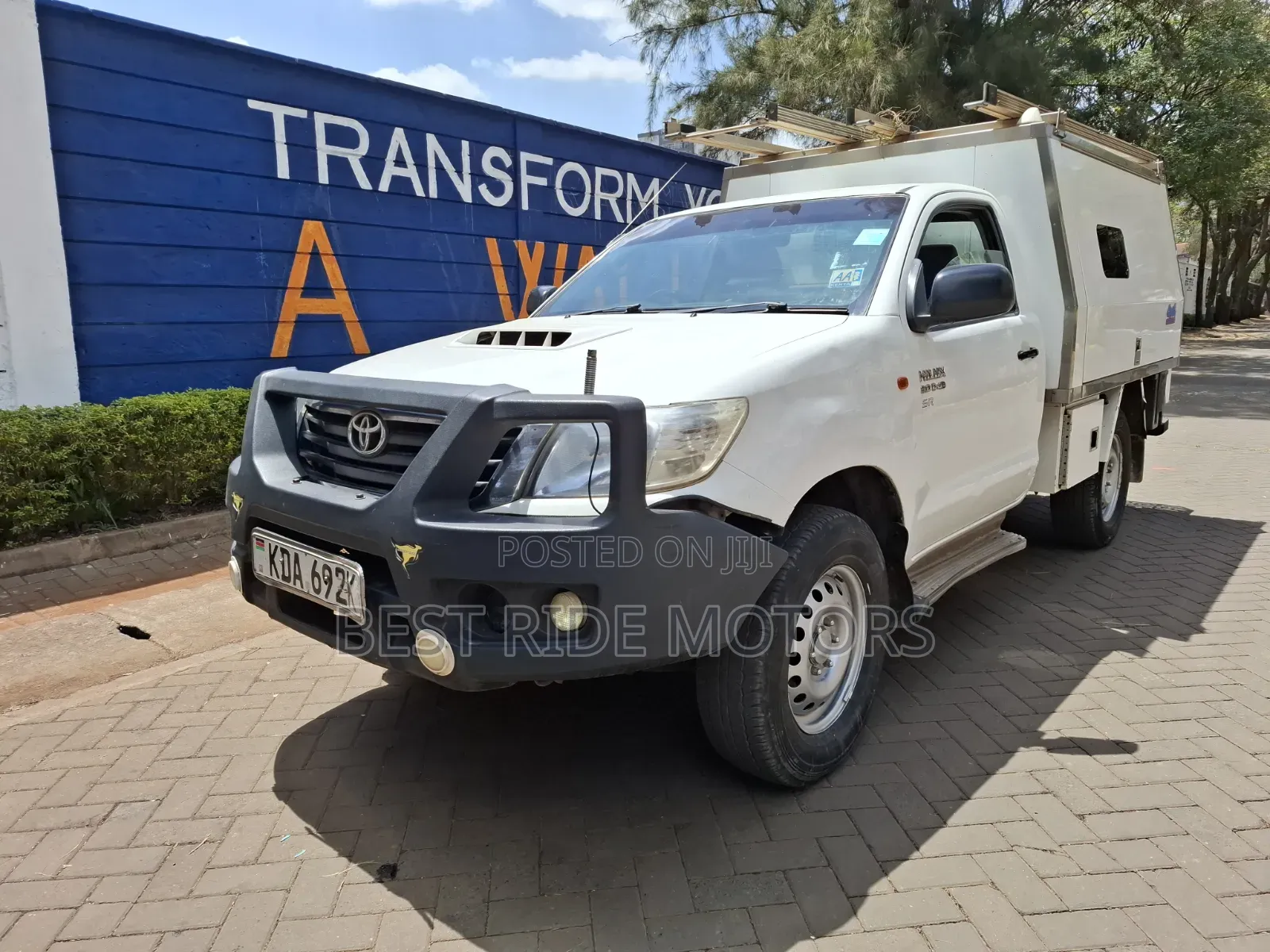 Toyota Hilux SR 4x4 2014 Off white