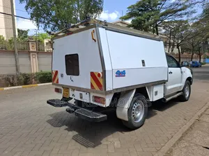 Toyota Hilux SR 4x4 2014 Off white