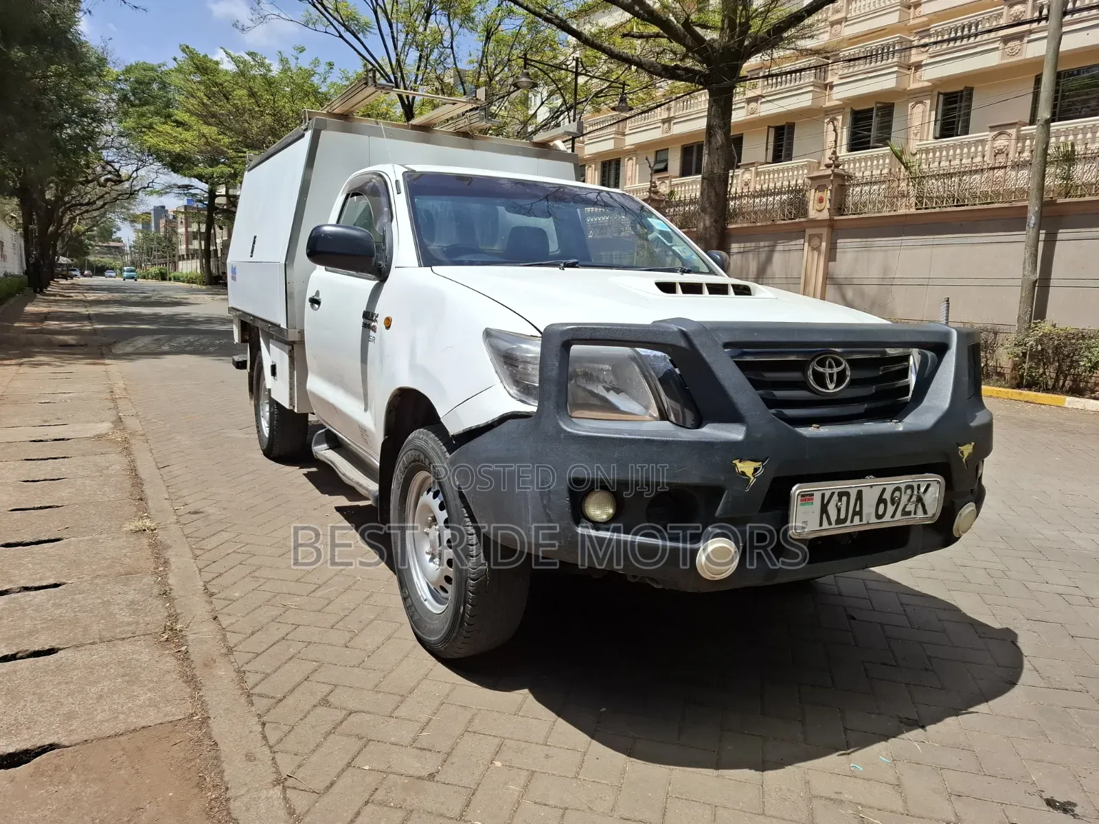 Toyota Hilux SR 4x4 2014 Off white