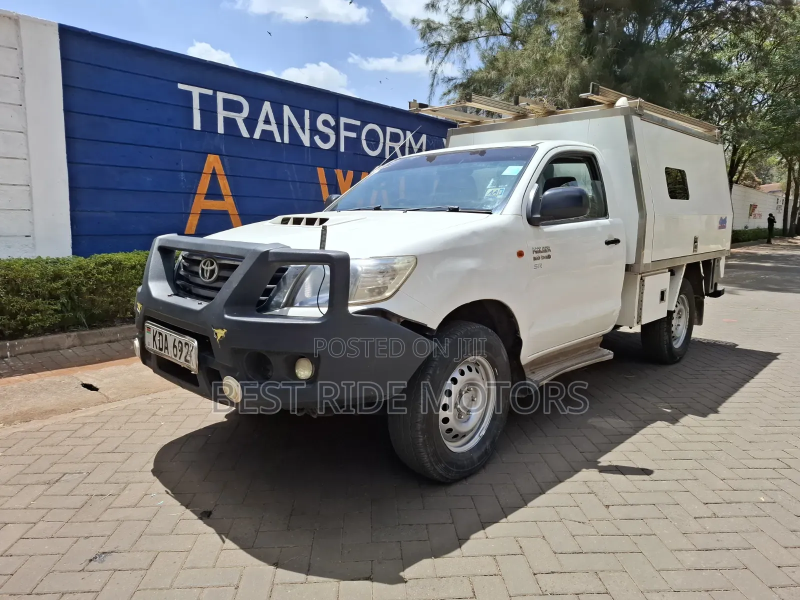 Toyota Hilux SR 4x4 2014 Off white
