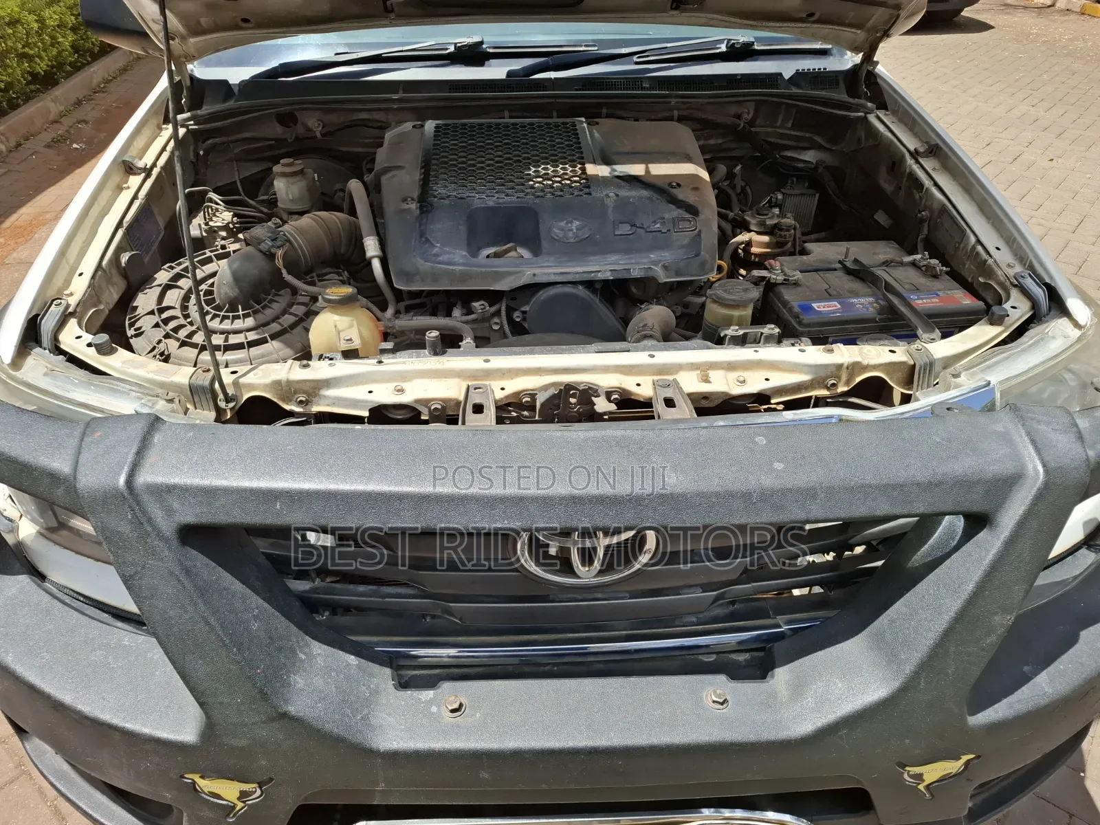 Toyota Hilux SR 4x4 2014 Off white