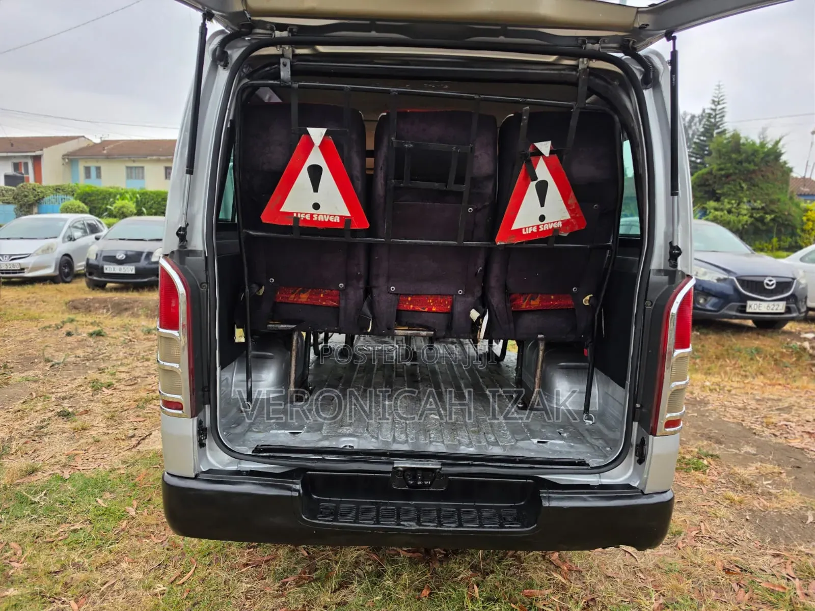 Toyota HiAce 2015 Silver