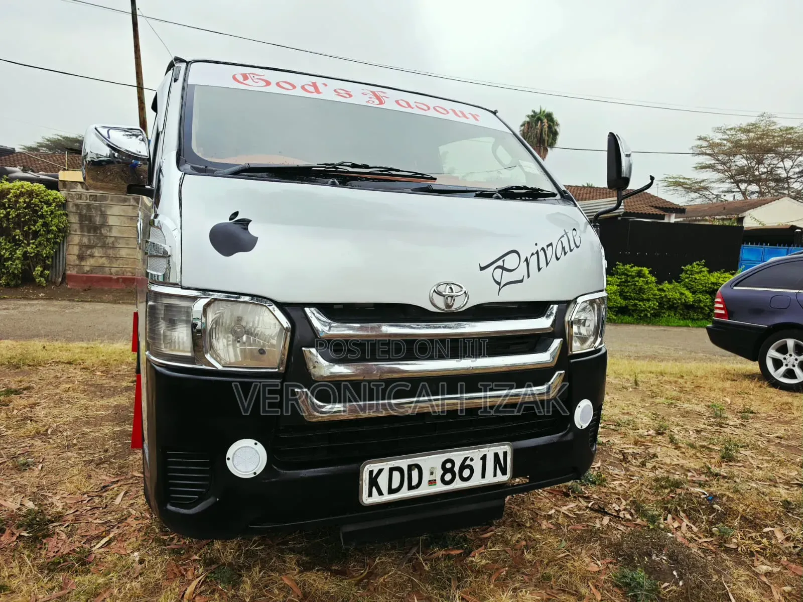 Toyota HiAce 2015 Silver