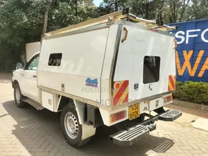 Toyota Hilux 2014 White