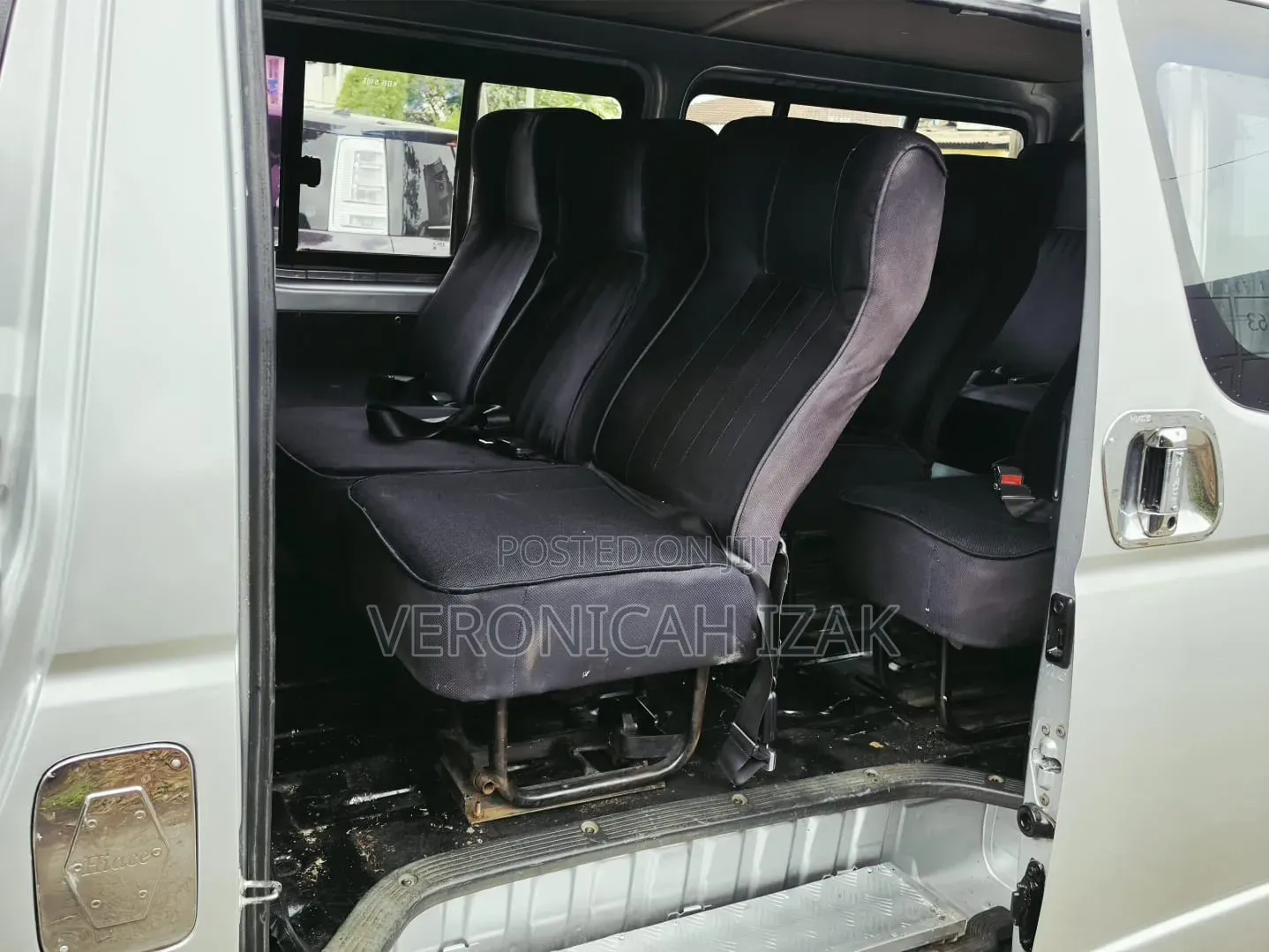 Toyota HiAce 2014