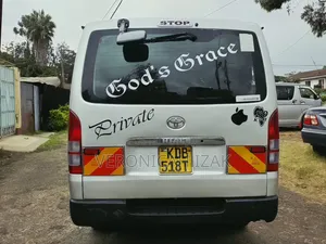 Toyota HiAce 2014