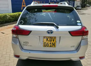Toyota Corolla Fielder 2018 Silver