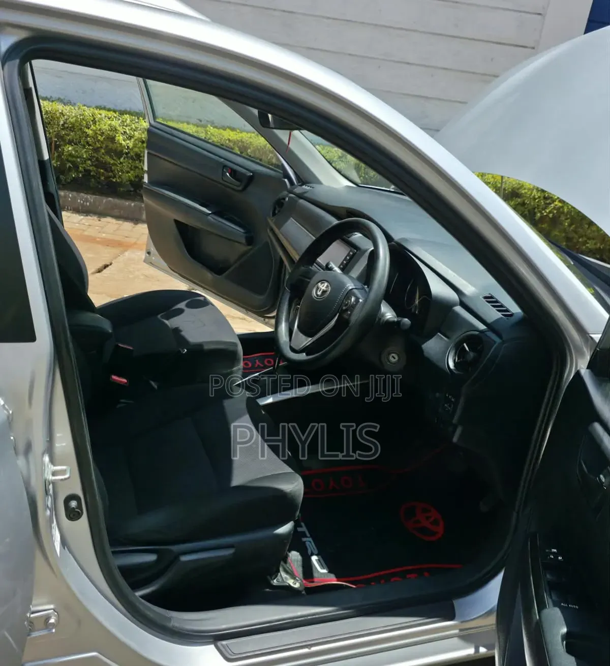 Toyota Corolla Fielder 2018 Silver