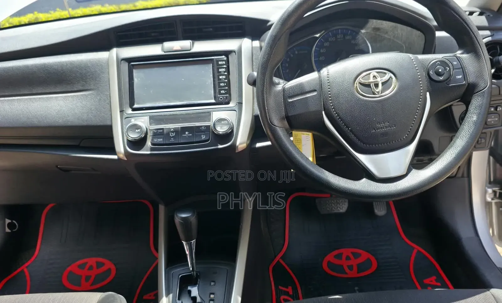Toyota Corolla Fielder 2018 Silver