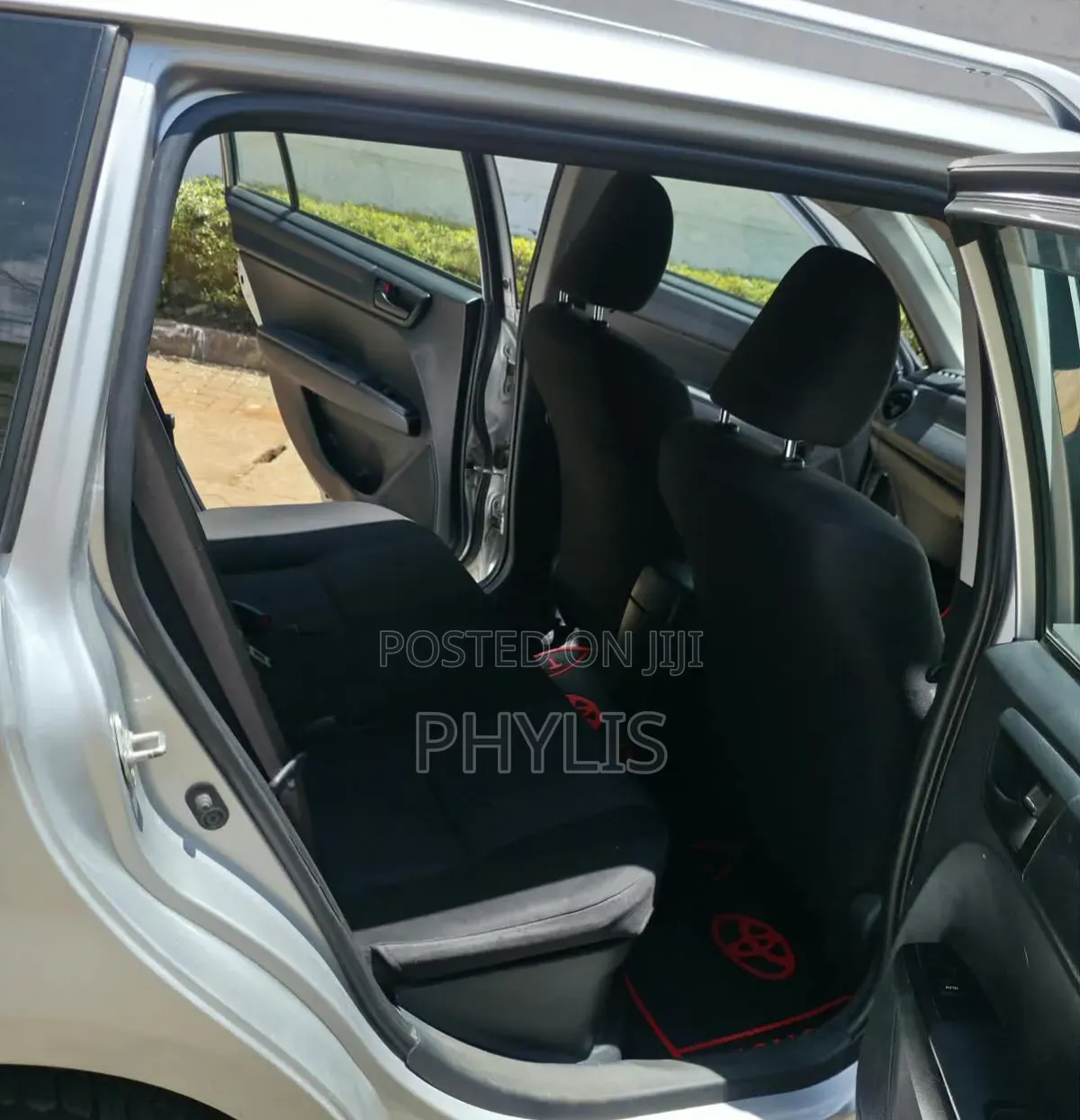 Toyota Corolla Fielder 2018 Silver