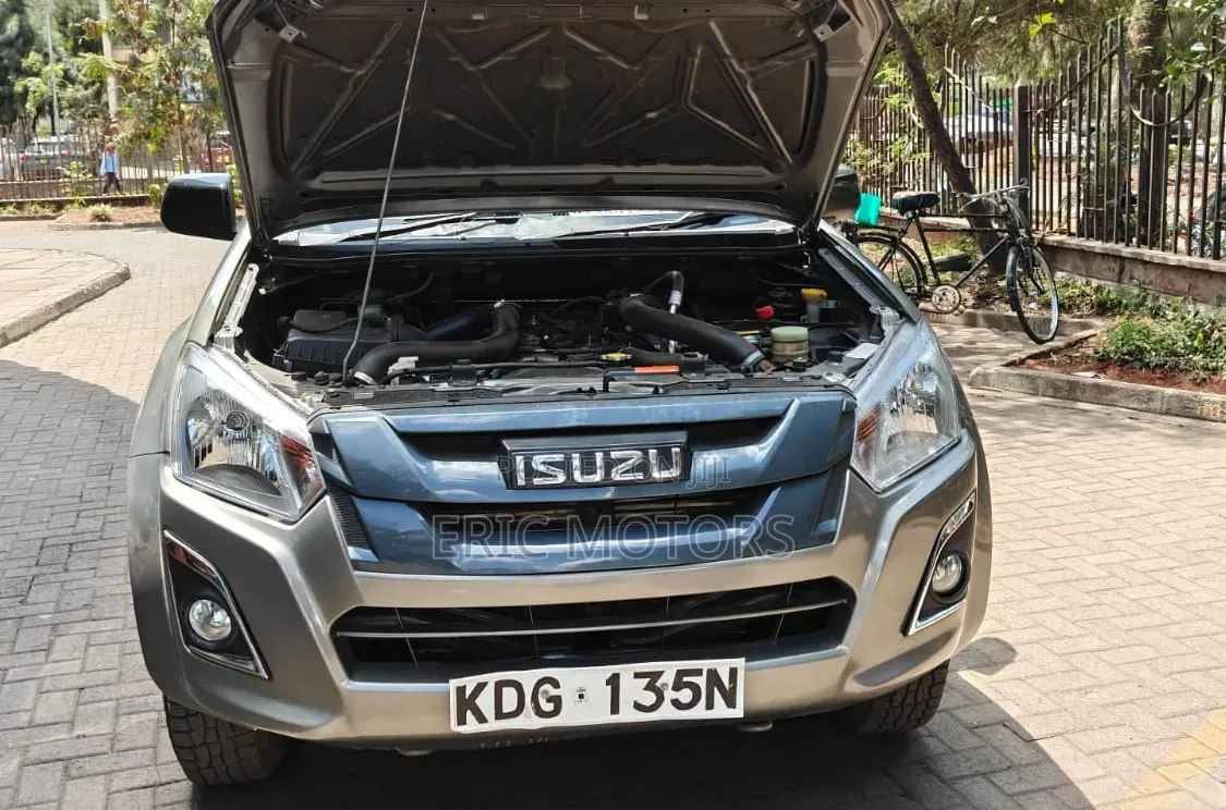 Isuzu D-MAX 2021 Gray