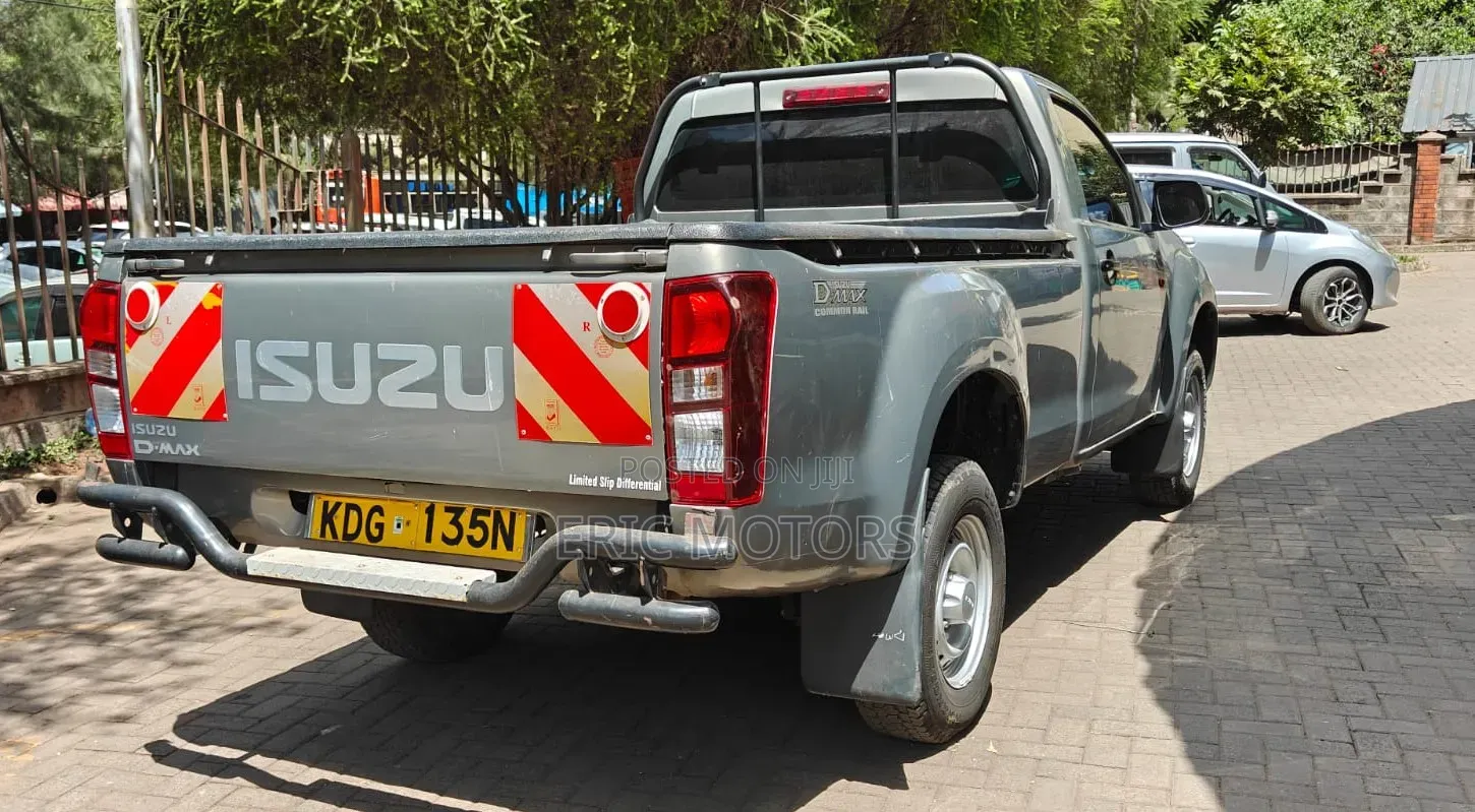 Isuzu D-MAX 2021 Gray