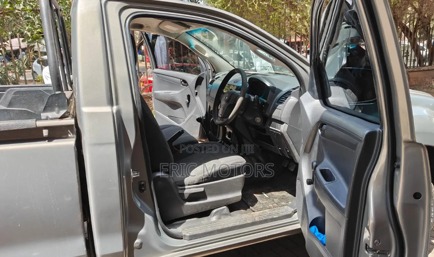 Isuzu D-MAX 2021 Gray