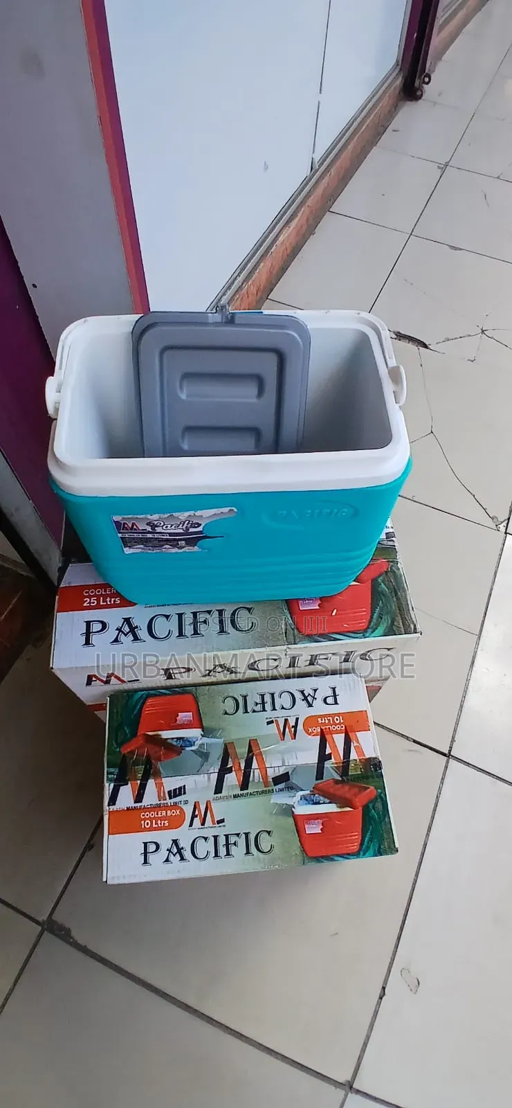 25L Pacific Cooler Box Large Spacious Cooling Container