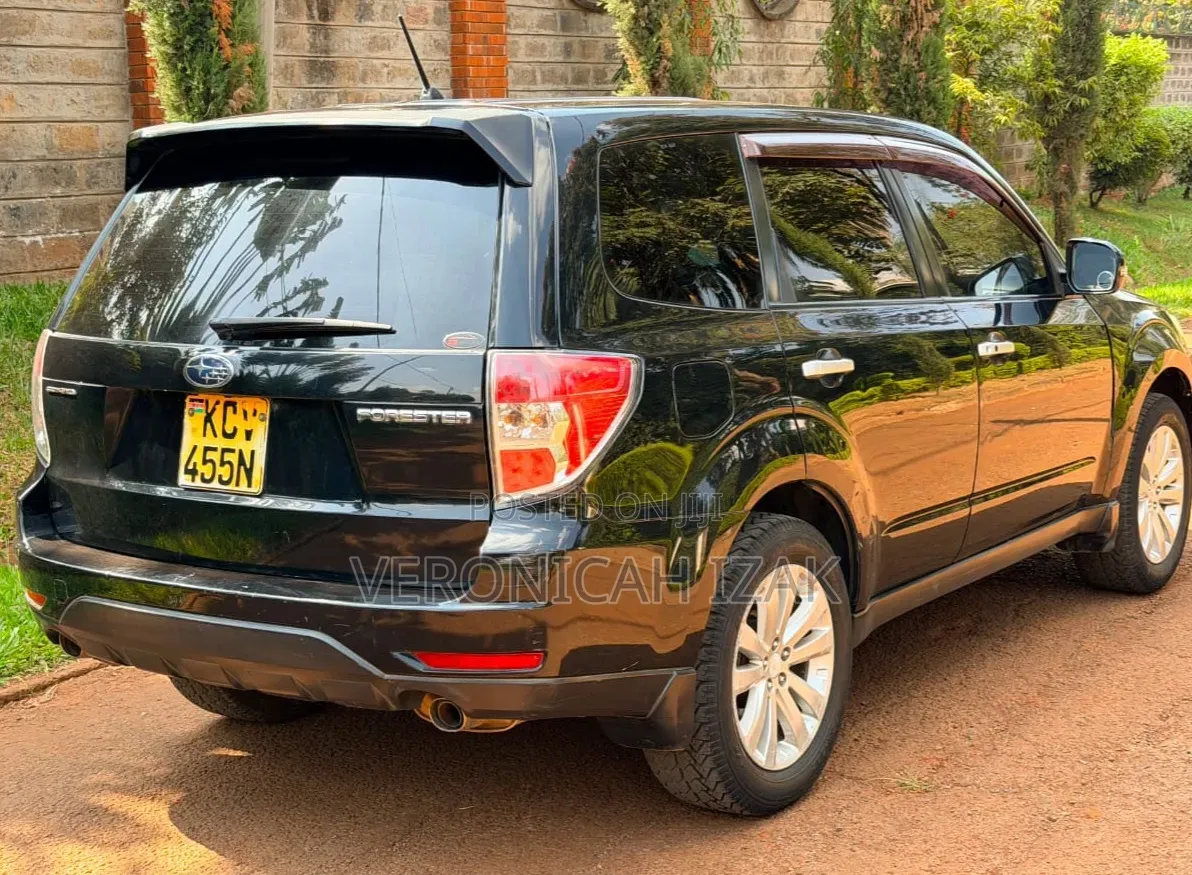 Subaru Forester 2012 Black