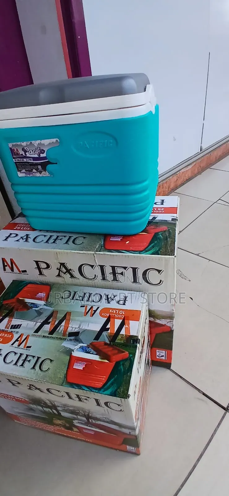 Pacific Spacious Cooler Box 25 Litres Portable Storage