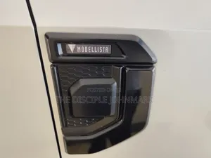 Toyota Land Cruiser Prado 2024 White