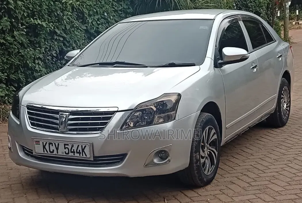 Toyota Premio 2014 Silver