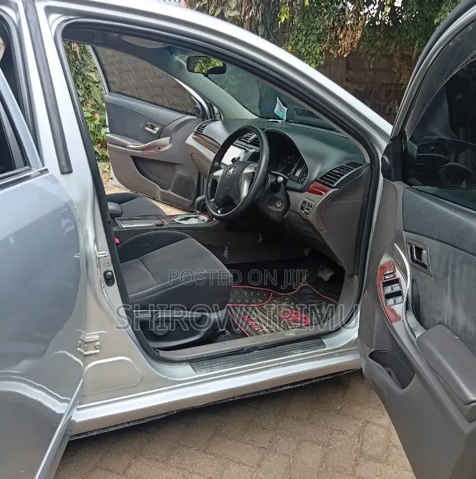 Toyota Premio 2014 Silver
