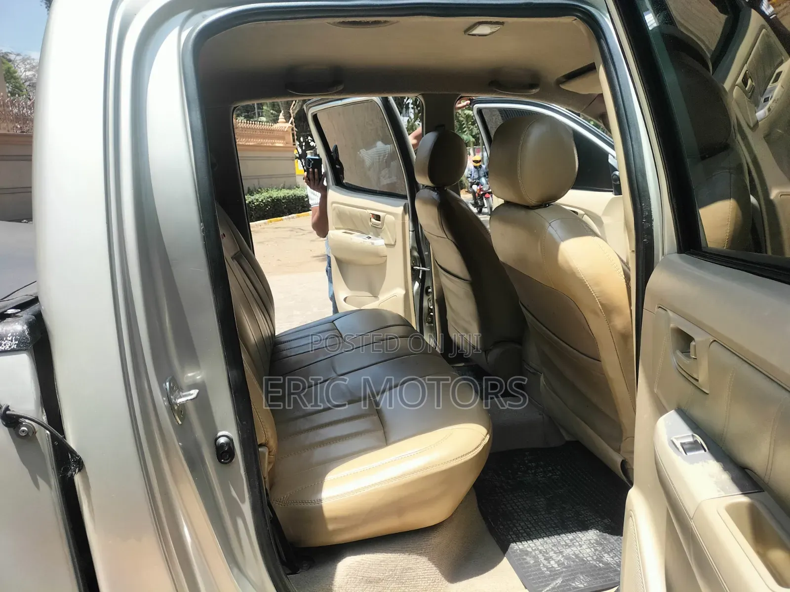 Toyota Hilux 2009 Gold