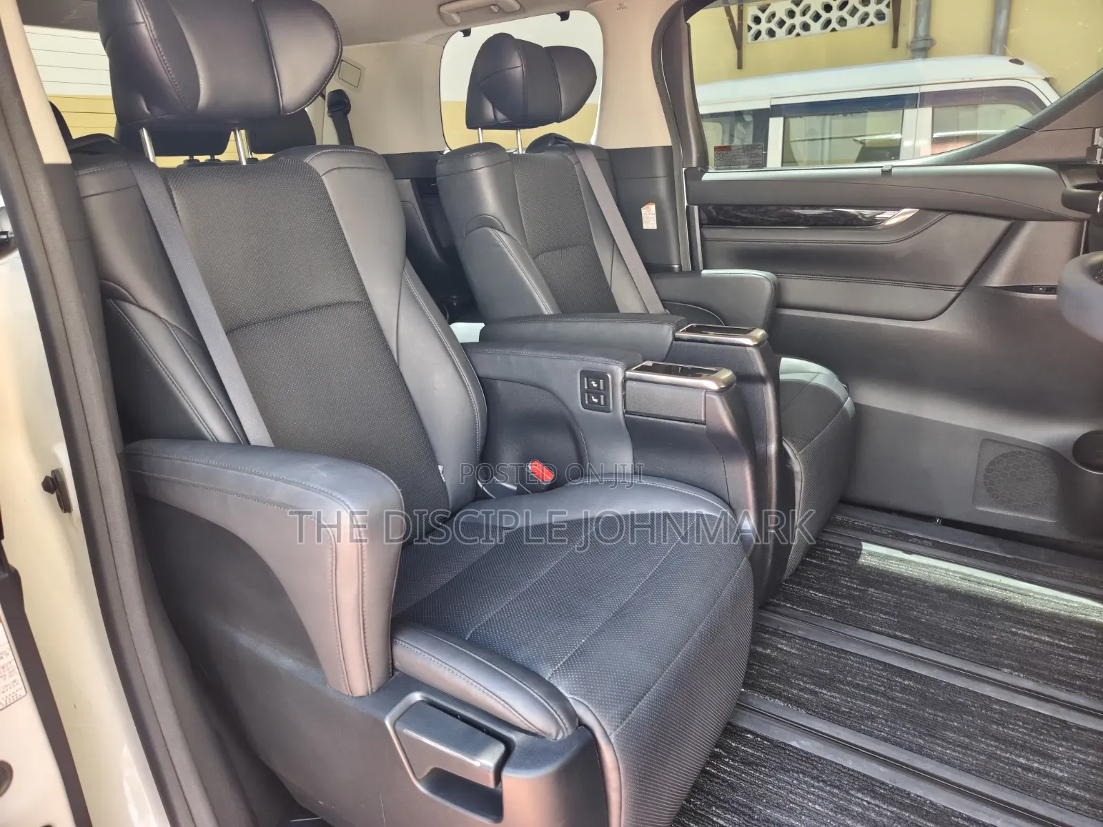 Toyota Vellfire 2019 White