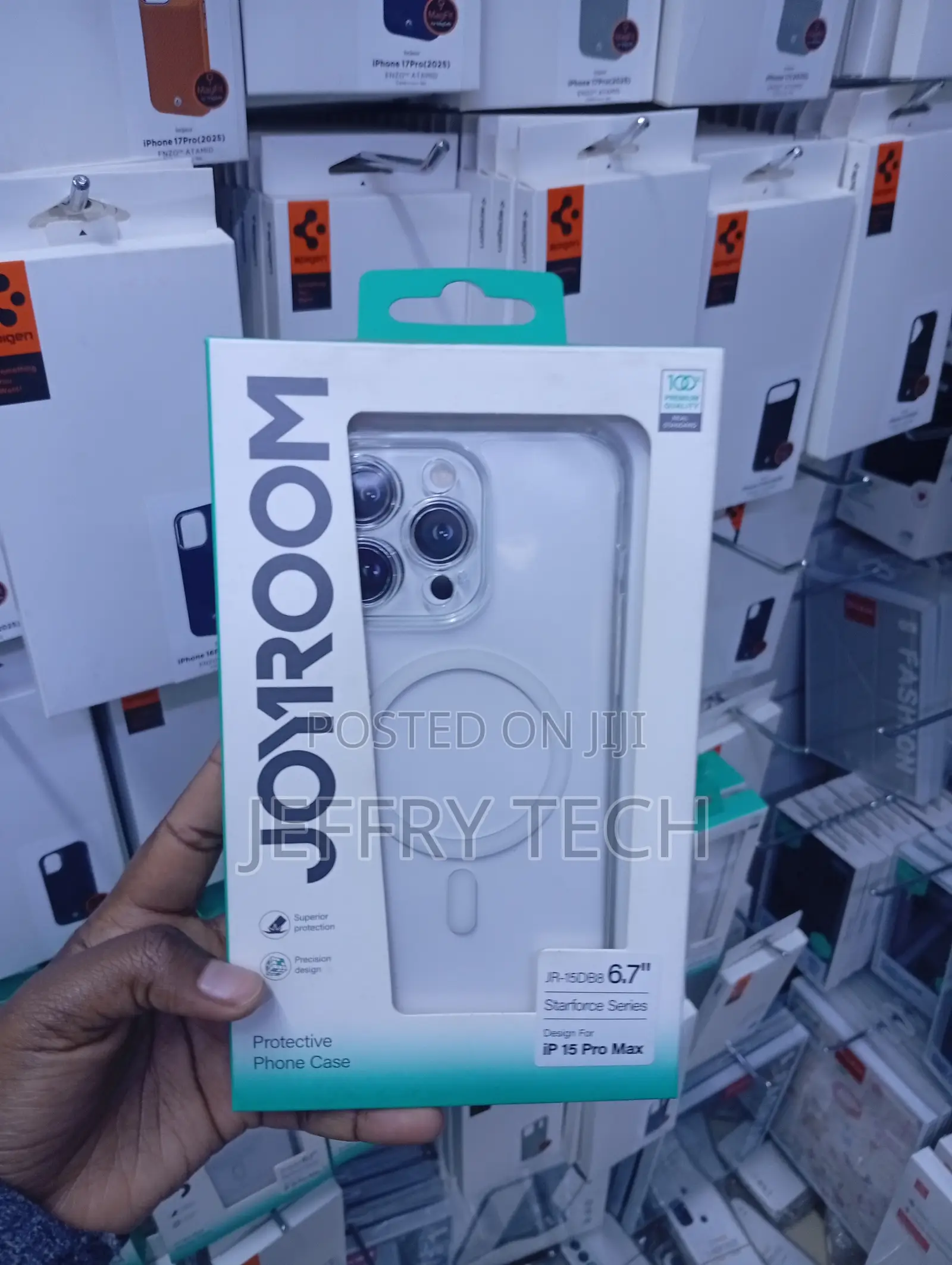 Joyroom Series MagSafe Clear Phone Case for the iPhone 15 Pro Max.