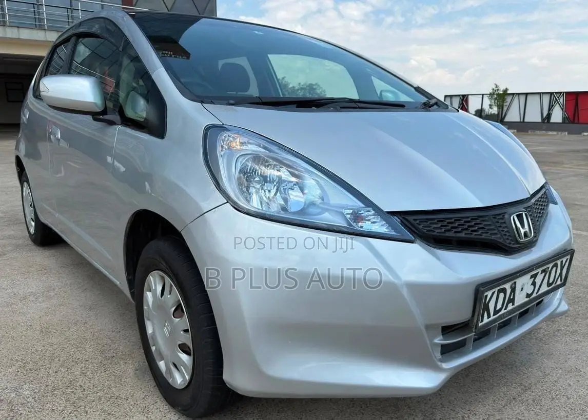 Honda Fit 2013 Silver