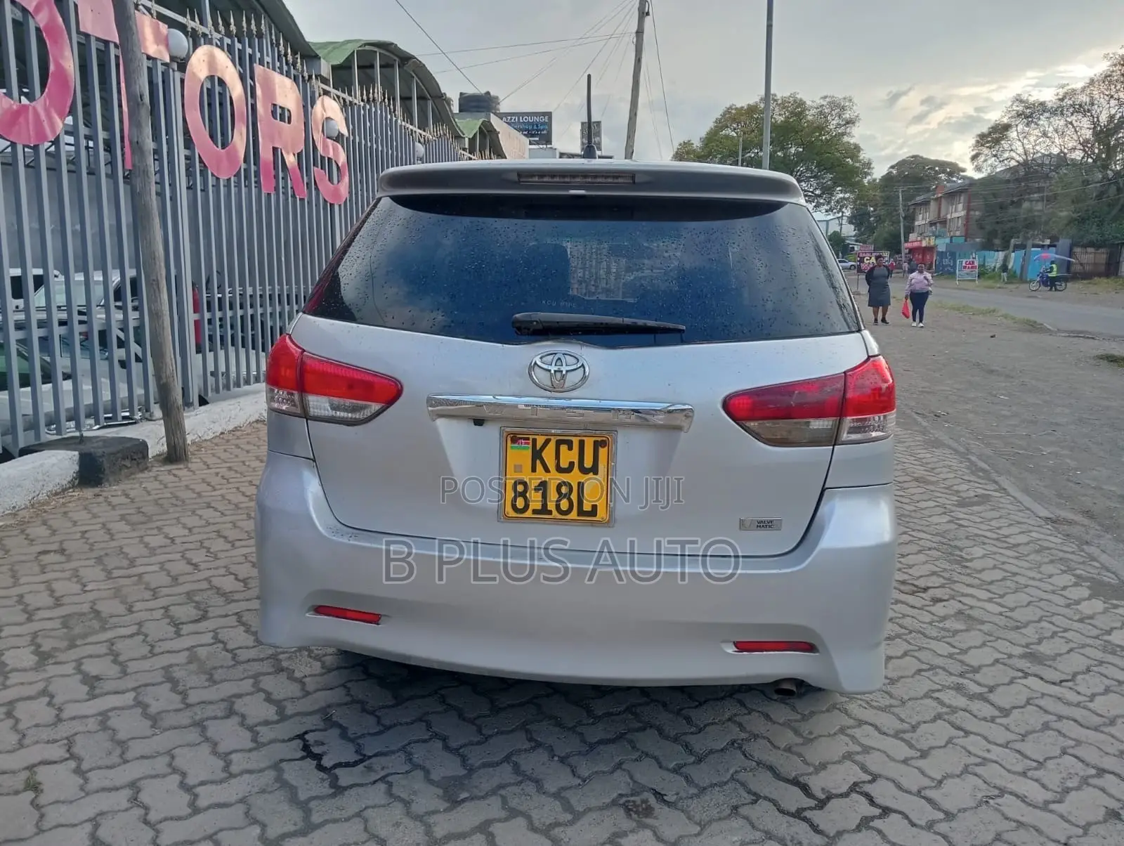 Toyota Wish 2012 Silver