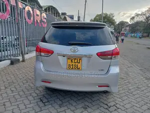 Toyota Wish 2012 Silver
