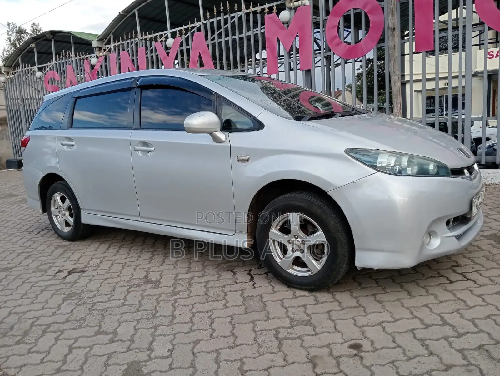 Toyota Wish 2012 Silver