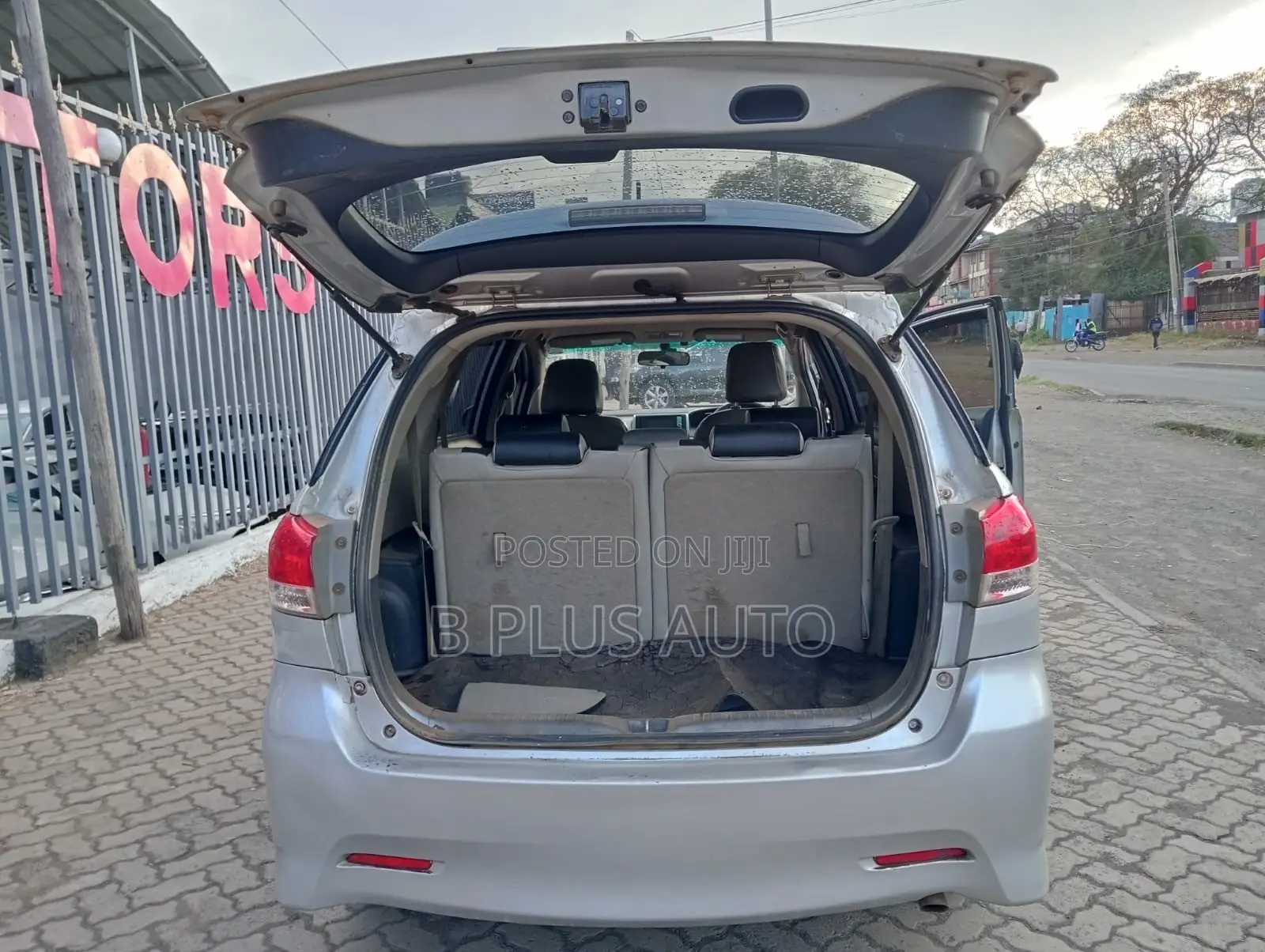 Toyota Wish 2012 Silver