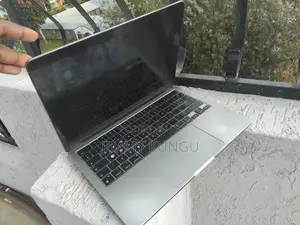 Laptop Apple MacBook Air 2022 M2 8GB Apple M2 SSD 256GB